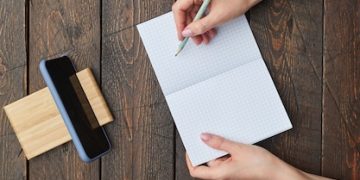 Gratitude Journaling: A 30-Day Challenge for Well-being - Cover Image