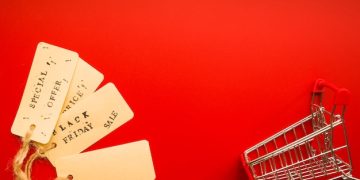 Extreme Couponing: Your Guide to Saving 70% with Viral Deals - Cover Image